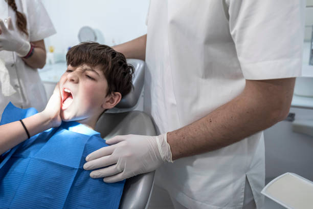 Best Emergency Tooth Extraction in Pinconning, MI